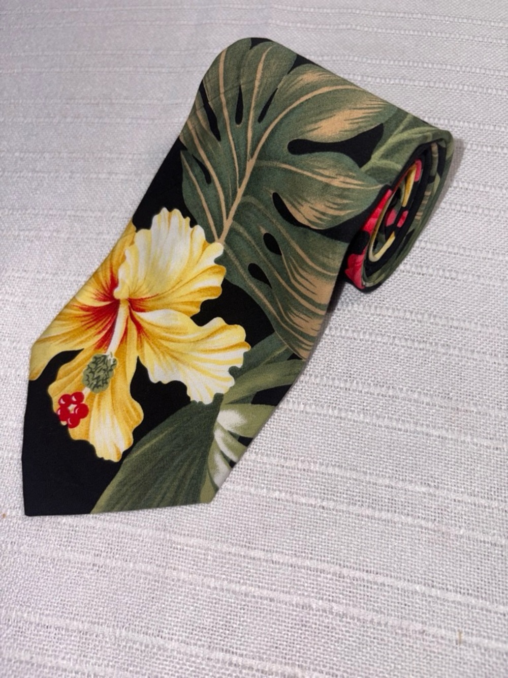 Kahala Creations Floral Hibiscus Hawaiian Necktie Black OS EUC